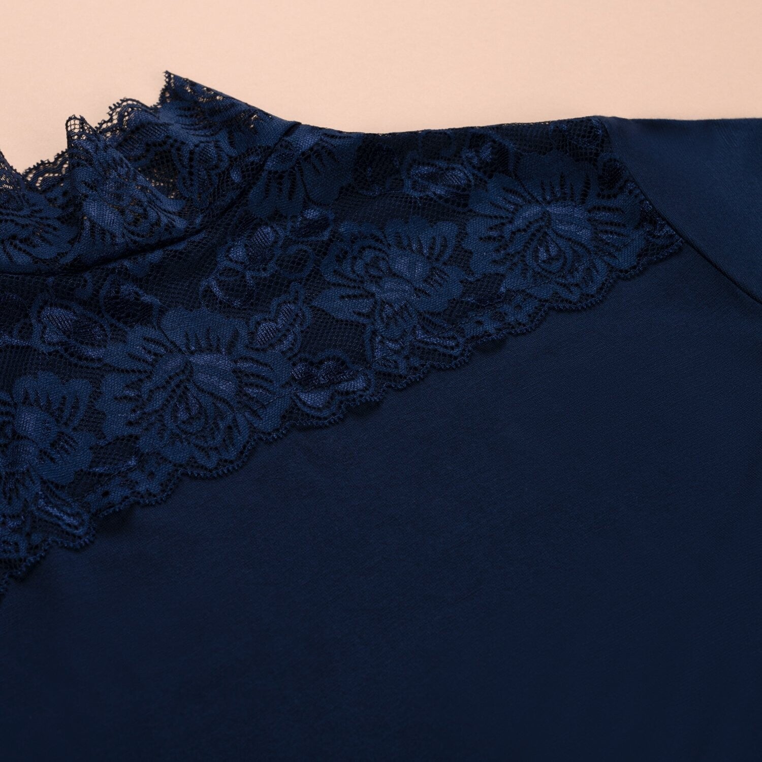HANNAH - Long sleeve undertop with turtleneck & floral lace details